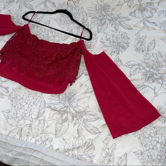 Francesca's Collections Tops - Off the shoulder bell sleeve tube top